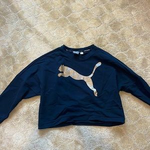 Black and gold long sleeve puma shirt